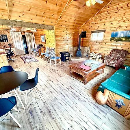 Aubin Sky Lodging At The Yl Ranch Savery Buitenkant foto