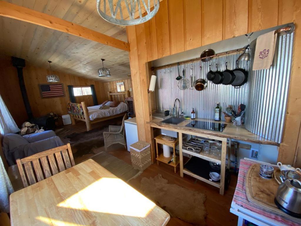 Aubin Sky Lodging At The Yl Ranch Savery Buitenkant foto