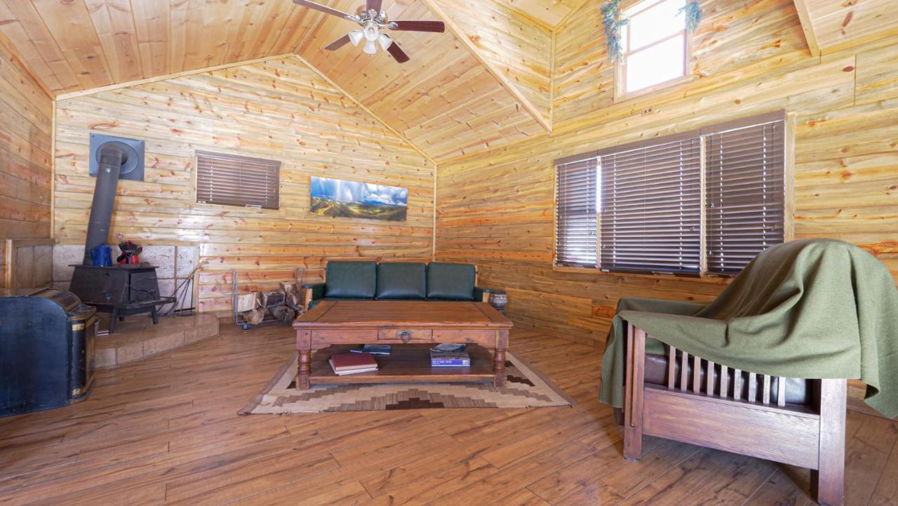 Aubin Sky Lodging At The Yl Ranch Savery Buitenkant foto