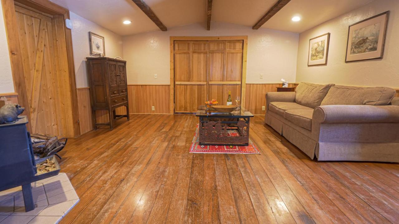 Aubin Sky Lodging At The Yl Ranch Savery Buitenkant foto