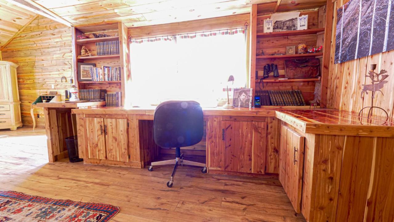 Aubin Sky Lodging At The Yl Ranch Savery Buitenkant foto