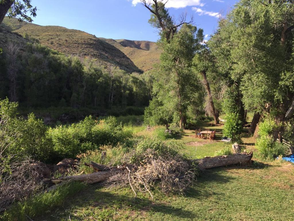 Aubin Sky Lodging At The Yl Ranch Savery Buitenkant foto