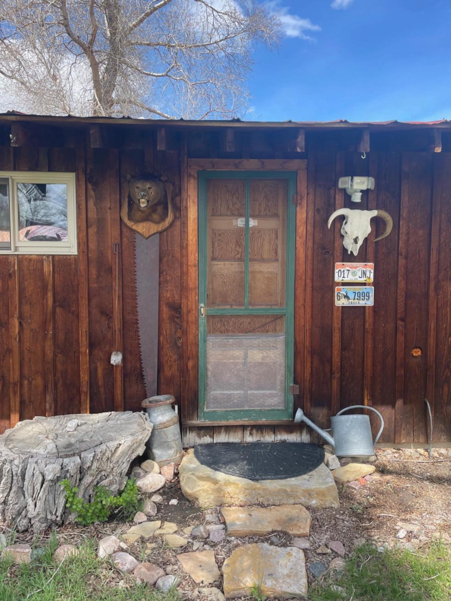 Aubin Sky Lodging At The Yl Ranch Savery Buitenkant foto